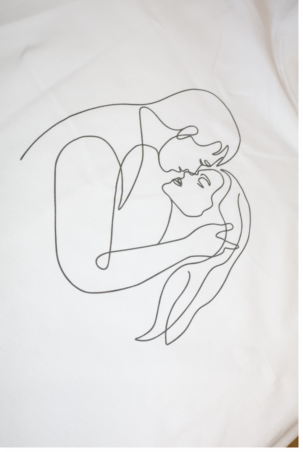 Tender Touch t-shirt brysttryk detalje
